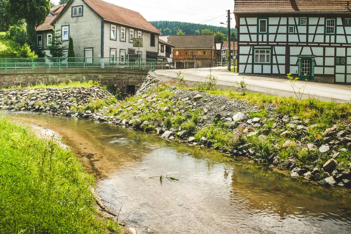Bachlauf der Lichtenau nach der Umgestaltung des Ufers | Foto: Flurbereinigung Meiningen