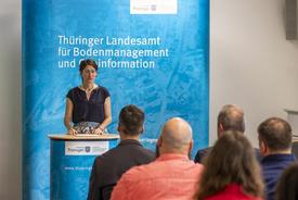 Prof. Dr. Barbara Schönig (Staatssekretärin TMIL) hält ein Grußwort