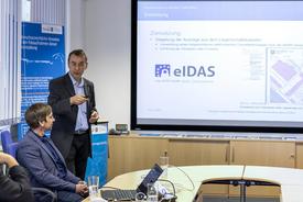 Dr. Richter erläutert neues Open-Data-Angebot