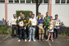 Gruppenfoto der Absolventen, die ihre Arbeit im TLBG aufnhemen