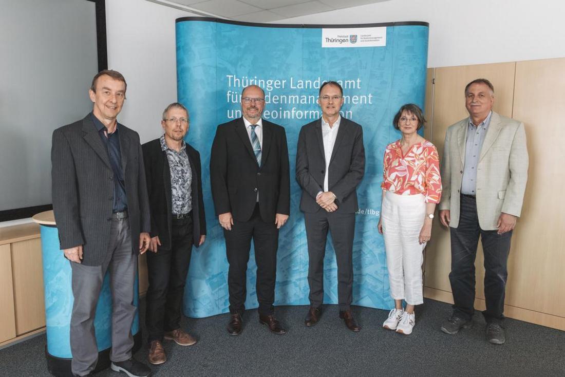 Foto des Staatssekretärs und der Abteilungsleiter sowie des Präsidenten